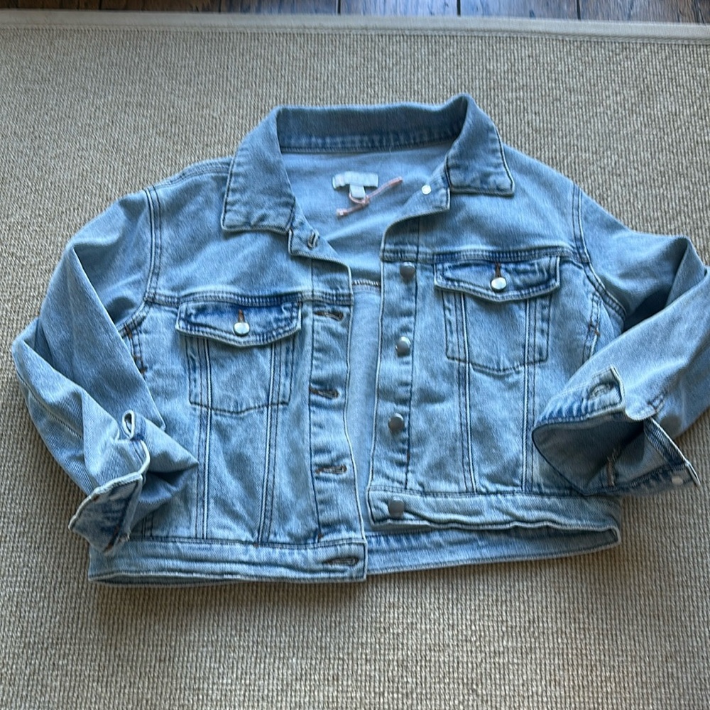 GB girls cropped jean jacket. Size M. Never worn